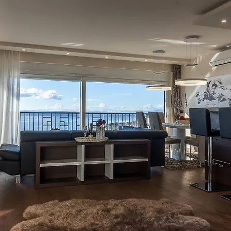 Bezauberndes Mit Pool, Meerblick, Garage, Waschmaschine * クレノヴィツァ