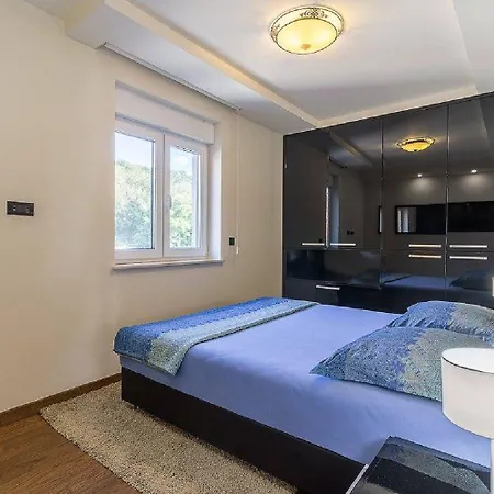 Bezauberndes Mit Pool, Meerblick, Garage, Waschmaschine *