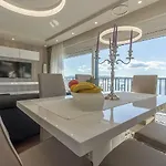 Bezauberndes Mit Pool, Meerblick, Garage, Waschmaschine Apartament