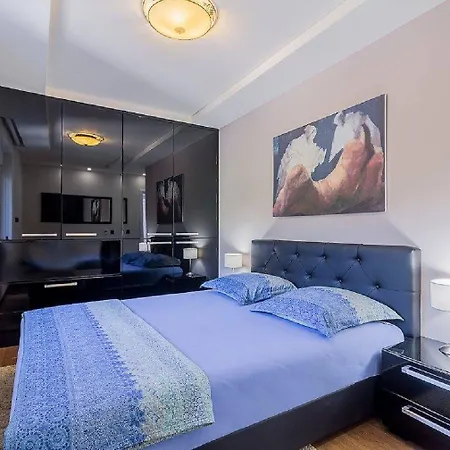 Bezauberndes Mit Pool, Meerblick, Garage, Waschmaschine Apartament Klenovica