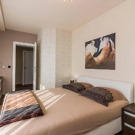 Apartment Bezauberndes Mit Pool, Meerblick, Garage, Waschmaschine
