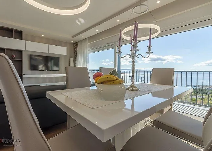 Bezauberndes Mit Pool, Meerblick, Garage, Waschmaschine Apartament