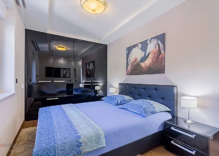 Bezauberndes Mit Pool, Meerblick, Garage, Waschmaschine Apartamento Klenovica