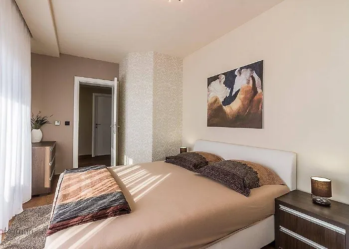 Apartament Bezauberndes Mit Pool, Meerblick, Garage, Waschmaschine