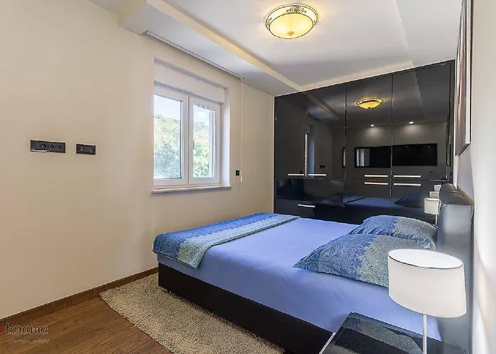 Bezauberndes Mit Pool, Meerblick, Garage, Waschmaschine *