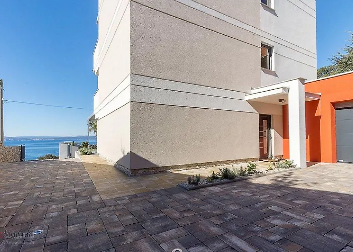 Bezauberndes Mit Pool, Meerblick, Garage, Waschmaschine Apartament